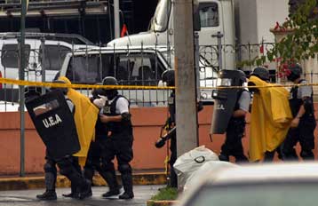 Αναίμακτα έληξε η υπόθεση ομηρείας στην πρεσβεία της Ρωσίας στην Κόστα Ρίκα