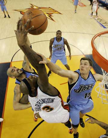 Νίκη των Ουόριορς επί των Τζαζ και 2-1 στη σειρά των ημιτελικών της Δύσης