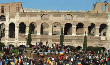 Μέλη για την υπεράσπιση του θεσμού της οικογένειας διαδηλώνουν στη Ρώμη