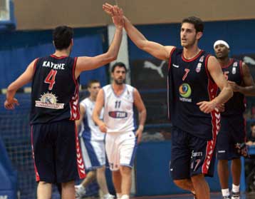 Στα ημιτελικά Πανιώνιος και Αρης, πρώτη νίκη του Ολυμπιακού