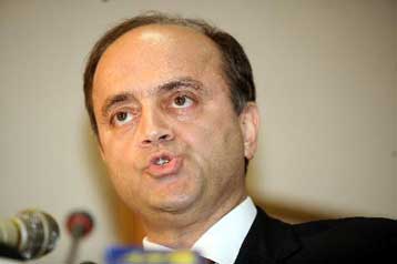 Προβάδισμα 3% για τη ΝΔ σε δημοσκόπηση μετά την απομάκρυνση Τσιτουρίδη