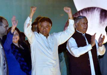 Έκκληση για ηρεμία απηύθυνε ο πρόεδρος του Πακιστάν μετά τα βίαια επεισόδια