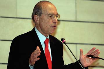 Για τα «αδιέξοδα» της δημοκρατίας το νέο βιβλίο του Κώστα Σημίτη