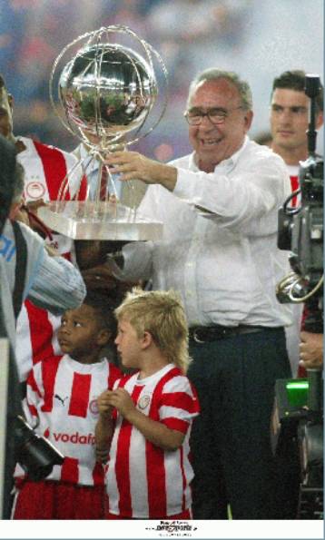 Με μεταγραφές θα «απαντήσει» ο Σωκράτης Κόκκαλης στις αποδοκιμασίες