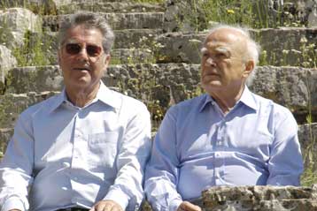 Επίσκεψη στο Αγιο Όρος για τον Κάρολο Παπούλια και τον πρόεδρο της Αυστρίας