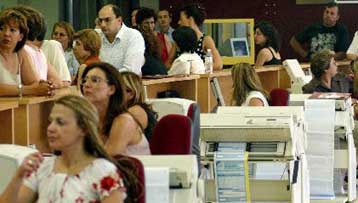 Υπηρεσία τηλεφωνικής ενημέρωσης στο υπουργείο Οικονομικών για τα εκκαθαριστικά