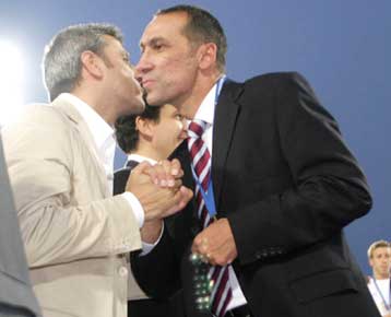 Παραμένει στο… τιμόνι της Λάρισας ο Γιώργος Δώνης, σύμφωνα με τον Πηλαδάκη