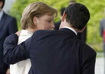 Είναι ανάγκη να τερματιστεί η «παρούσα παράλυση» της ΕΕ, δηλώνει ο Νικολά Σαρκοζί