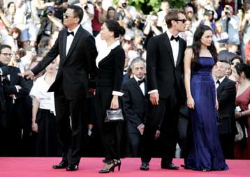 Με τον Τζουντ Λο και τη Νόρα Τζόουνς άνοιξε το 60ο Φεστιβάλ Καννών