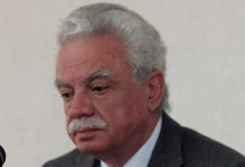 «Επίθεση» των κατοίκων του Μοσχάτου στα συρματοπλέγματα της παραλιακής