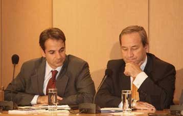 Κόντρα στελεχών ΝΔ και ΠΑΣΟΚ για τη συνταγματική αναθεώρηση