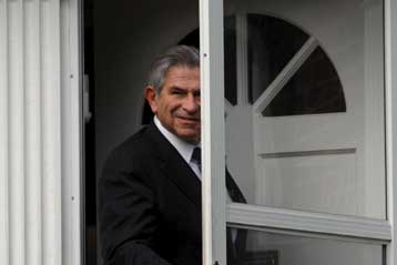 Συμβιβασμένος με την αποχώρηση Γούλφοβιτς φαίνεται ο πρόεδρος Μπους