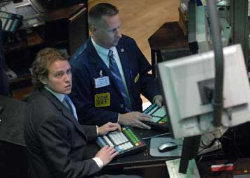 Οριακές απώλειες στη Γουόλ Στριτ, άνοδος στα ευρωπαϊκά χρηματιστήρια