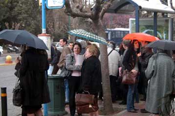 Προβλήματα από τη βροχή σε όλη τη χώρα, άστατο καιρό μέχρι την Τρίτη προβλέπει η ΕΜΥ