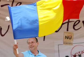 Δημοψήφισμα με αντικείμενο την αποπομπή του προέδρου διεξάγεται στη Ρουμανία