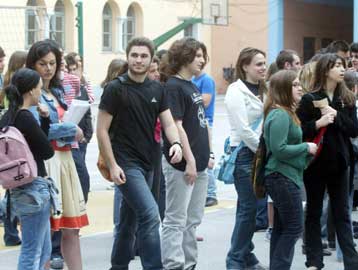 Χωρίς προβλήματα κύλησε η πρώτη μέρα των Πανελλήνιων Εξετάσεων
