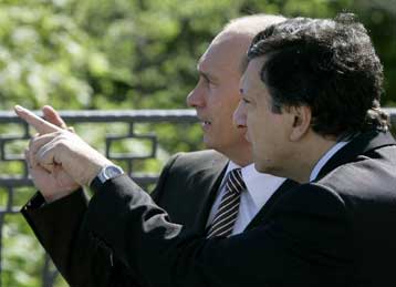 Ο Ζοζέ Μπαρόζο κατηγορεί τoν Βλαντιμίρ Πούτιν ότι επιδιώκει να διχάσει την Ευρώπη