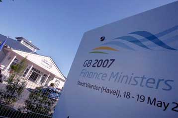 Συγκρατημένη αισιοδοξία στην G8 για την παγκόσμια οικονομία, ανησυχία για την ενέργεια