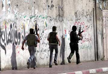 Ισραηλινά αεροσκάφη «χτυπούν» αδιάκοπα τη Χαμάς στη Λωρίδα της Γάζας