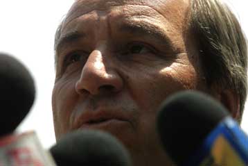 Οξύνει το πολιτικό κλίμα η κυβέρνηση με απάντηση Αλογοσκούφη στην επίθεση Παπανδρέου