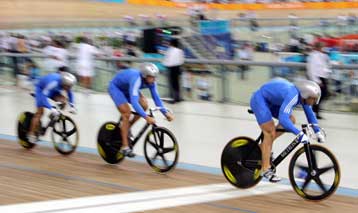 Πρωτιά του Βολικάκη στο Όμνιουμ στο ποδηλατοδρόμιο της Μόσχας