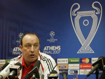 Να μας θυμούνται για 100 χρόνια, ζήτησε ο Μπενίτεθ από τους παίκτες της Λίβερπουλ