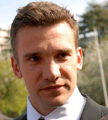 Σπόντες προς Μουρίνιο και επιθυμία του Ουκρανού να κλείσει την καριέρα του στις ΗΠΑ