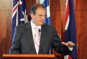 «Προεκλογική» ομιλία Καραμανλή στο Σίδνεϊ με αναφορές στα εθνικά θέματα