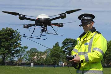 Ιπτάμενη κάμερα περιπολεί πάνω από τους δρόμους του Λίβερπουλ