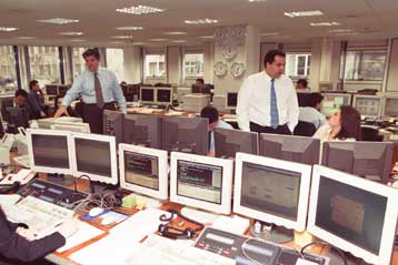 Τους οικονομικούς κινδύνους που «απειλούν» τις ελληνικές τράπεζες επισημαίνει η S&P