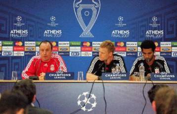 Μεγαλύτερο κίνητρο δίνουν στην Λίβερπουλ οι ευρωπαϊκοί αγώνες σύμφωνα με τον Μπενίτεθ