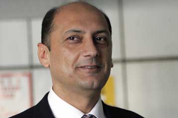 Ανοιχτό αφήνει ο Π.Μαντούβαλος το ενδεχόμενο να πολιτευθεί με άλλο κόμμα