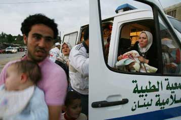 Χιλιάδες Παλαιστίνιοι πρόσφυγες «δραπετεύουν» από το πεδίο των συγκρούσεων στο Λίβανο