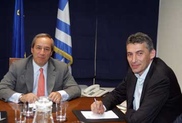 Εγγύηση για δάνειο 80 εκατ. ευρώ ζήτησε ο δήμαρχος Πειραιά από τον υπουργό Οικονομίας