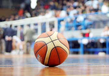 Με την πλάτη στον τοίχο, Ολυμπιακός και Πανιώνιος φιλοξενούν Αρη και Παναθηναϊκό