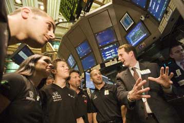 Υποχώρησαν την Πέμπτη τα χρηματιστήρια στις δύο πλευρές του Ατλαντικού