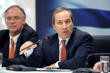 Κατά του Γ.Παπαμαρκάκη στρέφονται οι καταθέσεις στελεχών της JP Morgan για τα ομόλογα