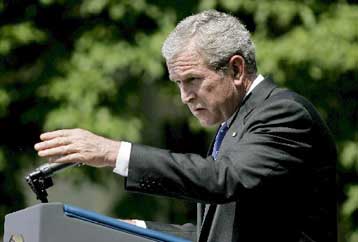 «Ανευ όρων» χρηματοδότηση του πολέμου στο Ιράκ από το Κογκρέσο των ΗΠΑ