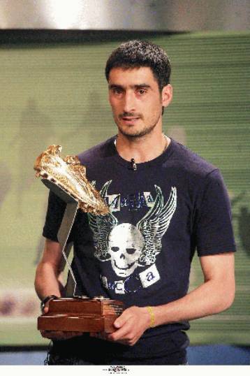 Την παραμονή του στην ΑΕΚ επιβεβαίωσε ο Λυμπερόπουλος