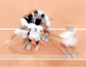 Ντεμπούτο Λεώνη και εθνικής στο Ευρωπαϊκό Λιγκ με ήττα 3-2 στην Τσεχία