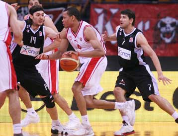 Στη διάθεση του Γκέρσον τέθηκε ο Ακερ που ξεπέρασε τον τραυματισμό του