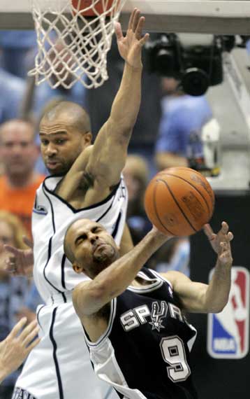 Μείωσαν σε 2-1 οι Τζαζ μετά το 109-83 επί των Σπερς