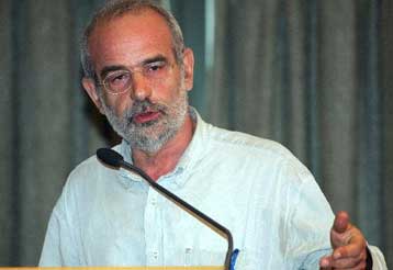 «Χρησιμοποιεί την Eκκλησία σαν εκλογικό ακροατήριο» λέει ο ΣΥΝ για τον Αρχιεπίσκοπο