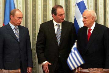 Τετραήμερη επίσκεψη Παπούλια στη Ρωσία και συνομιλίες με Πούτιν