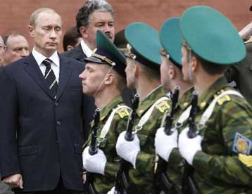 Δοκιμάζει πυραύλους η Ρωσία και ζητεί διεθνή διάσκεψη για τα συμβατικά όπλα