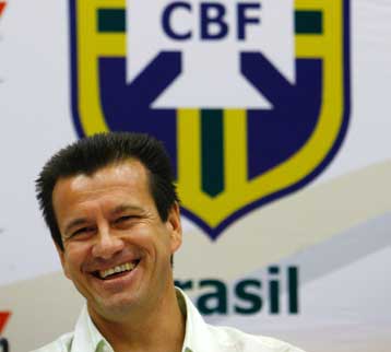 Και οι Ροναλντίνιο, Κακά εκτός της προεπιλογής της Βραζιλίας για το Copa America