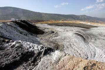 Διαμαρτυρία των κατοίκων του δήμου Εχεδώρου Θεσσαλονίκης για τη λυματολάσπη