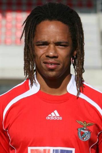 Τον Πορτογάλο μέσο Μανού της Μπενφίκα θέλει η ΑΕΚ