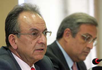 «Φρένο» στους πλειστηριασμούς ακινήτων για χρέη έως 10.000 ευρώ