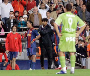 Χάνει ο Ροναλντίνιο το ντέρμπι της Βαρκελώνης με την Εσπανιόλ